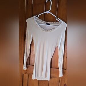 Venus size small long sleeve shirt.